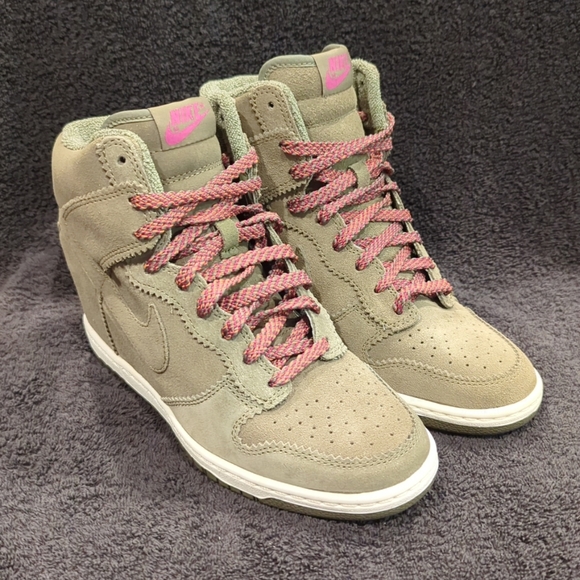 NWT Nike Sky Hi High Dunk Leather Wedge Shoes 'Medium Olive' Size 8.5 - Picture 3 of 9